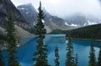 Mirante de observação do magnífico Lake Moraine, na região de Lake Louise, em Alberta, no Canadá